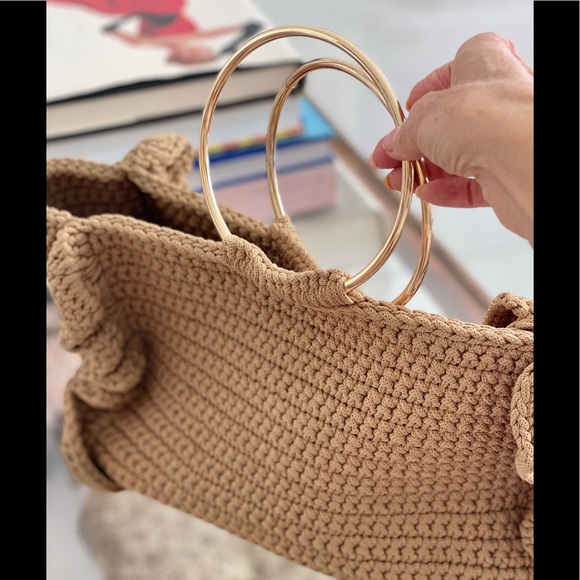 One and Only Crochet Ring Handle Tote once owned by @taramilktea ⭐️ Caramel - Picture 11 of 13
